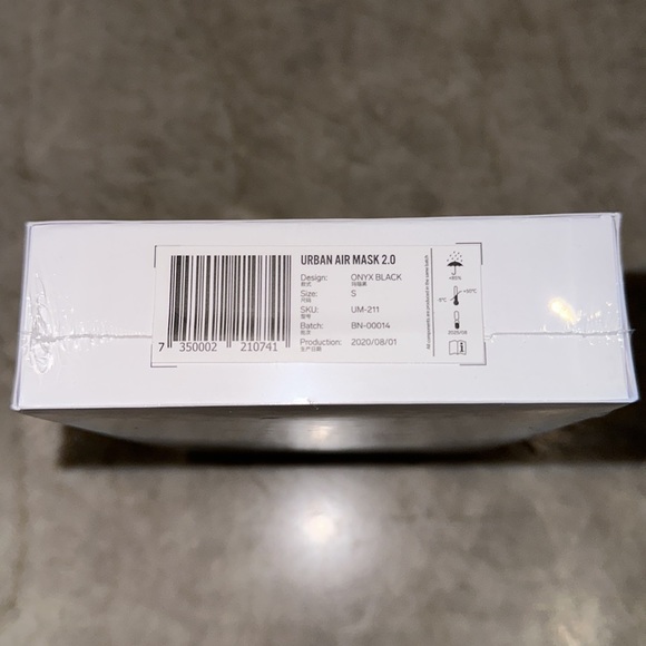 Airinum Urban Air Black Small Face Mask 2.0 - Picture 14 of 17